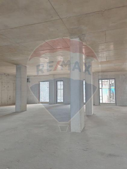 Spațiu comercial de inchiriat ( 450 - 650 mp) - Gara