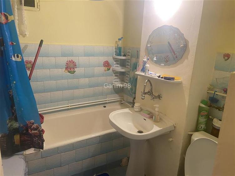Apartament 2 camere zona supermarket Paco- bulevardul Garii , et 3 4 , decomanda - 8