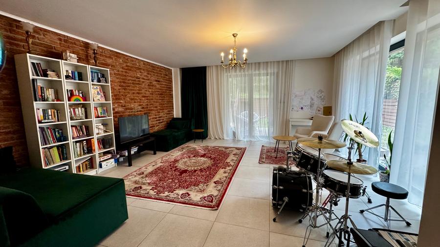 Casa de vanzare tip duplex- proprietate exclusiva in Centru vechi -curte privata