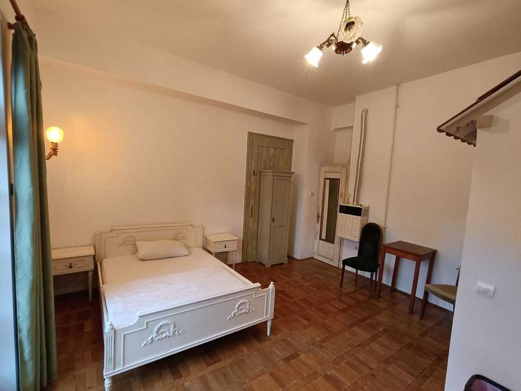 Garsoniera cu terasa proprie in vila interbelica | 20 mp + 16 mp terasa | Centru