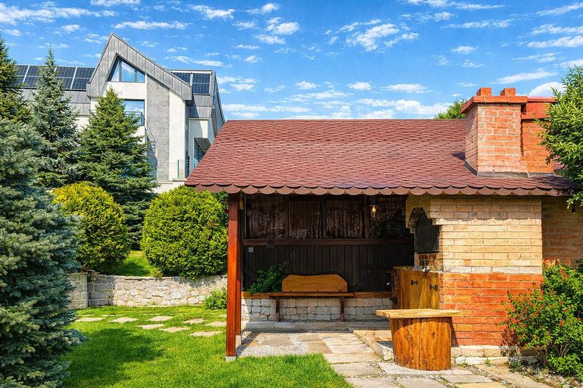 Vilă elegantă, 7 camere, cu sală de fitness și saună — Bucium, Iași