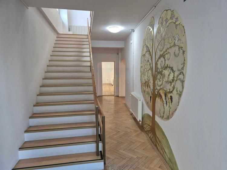Vila Individuala cu 9 Camere de Inchiriat *Dorobanti*