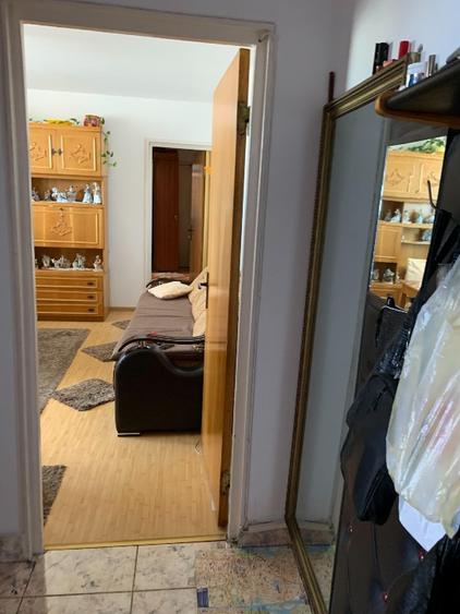 Vand apartament 3 camere!