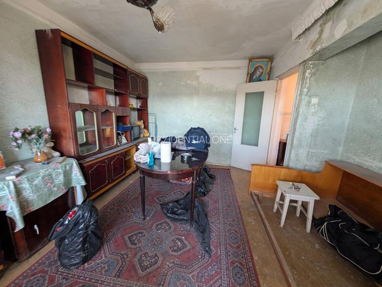 Decomandat, 3 camere - spatios - 2