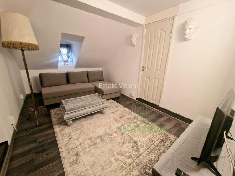 Apartament superb pe doua nivele, renovat integral, in vila, curte proprie, Grad - 17