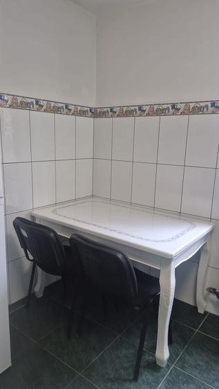 Ap 2 camere decomandat 51mp etaj 1/4  fara balcon