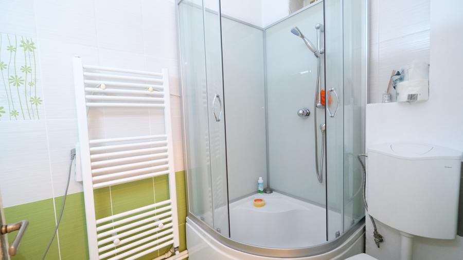 Oferta chirie 3 camere cu imbunatatiri in vila Dorobanti cu boxa si centrala