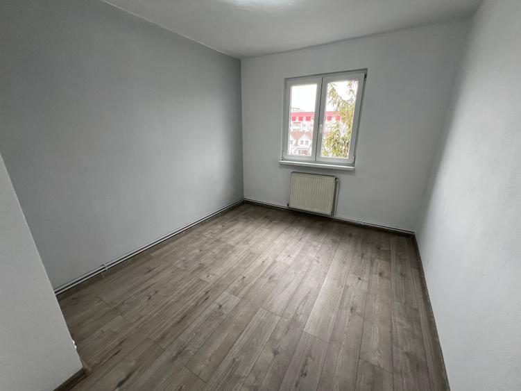 Apartament 2 camere semidecomandat,renovat, Mihai Viteazul