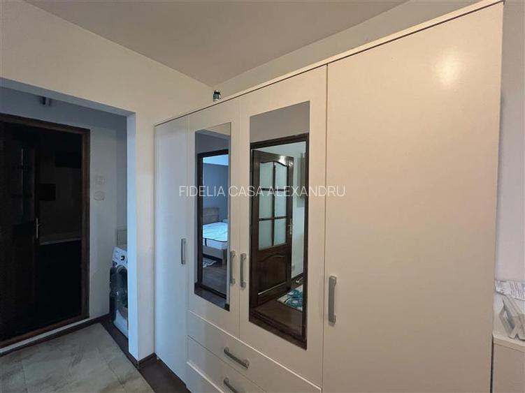 Apartament de vanzare cu 3 camere in Nicolina - 15