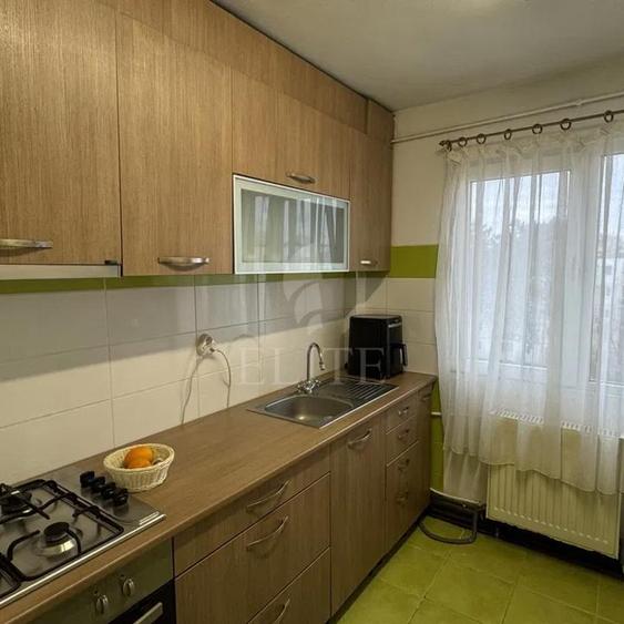 Apartament 3 camere în zona COLINA