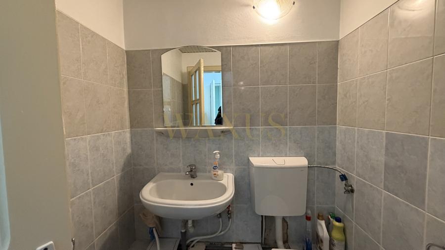 Spațiu comercial, ultracentral, pretabil birouri