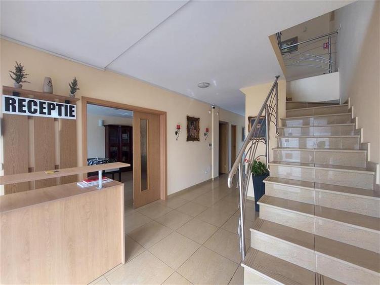 Casa cu 10 camere pentru pensiune sau locuit