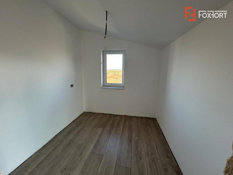 Casa Giarmata la gri cu toate utilitatile - ID V5615