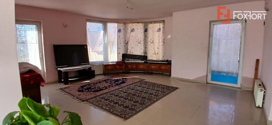 Pensiune de vanzare cu 14 camere, zona Mehala