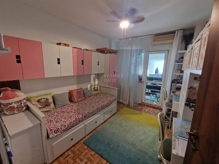 Apartament 4 camere Huedin/Piata Resita/2 locuri parcare/1982 Sector 4