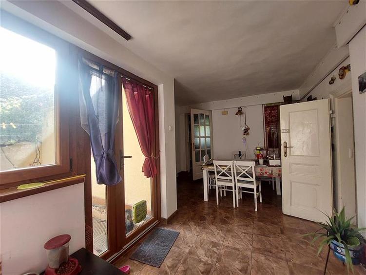 Casa pentru locuit sau afacere, zona Vlaicu