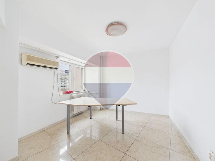 Apartament cu 3 camere de vanzare - Spatiu de birou - Rond Alba Iulia