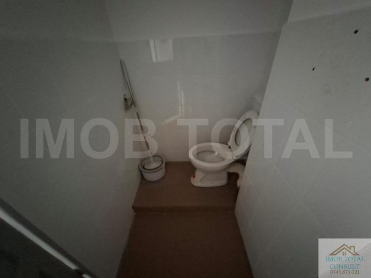Spațiu Comercial 70 mp | Craiovei - Parter, Vitrină, 2 Intrări
