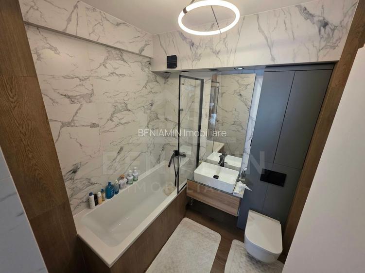 Apartament Superb 3 Camere- Ultracentral- Curte Privată 27mp-Parcare