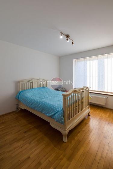 Casă de închiriat cu grădină, terasă și garaj | BUNLOC - 16