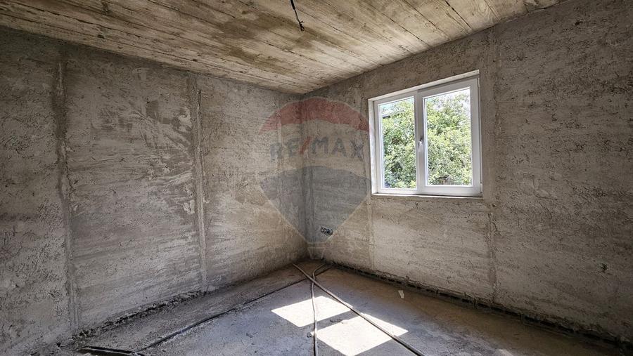Casă / Vilă, teren 1700mp, în Lisaura-Ipotești, Suceava