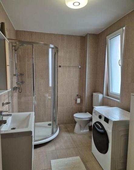 Casa tip duplex, zona Terra, Floresti