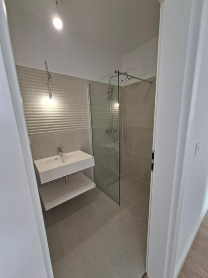 Central, Spatiu pentru Birou, cu parcare