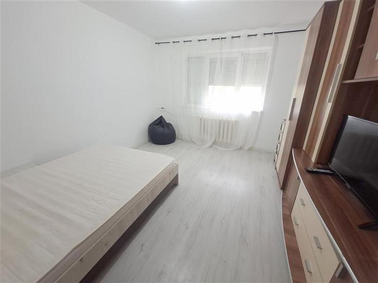 Garsoniera renovata, mobilata si utilata, etajul 3 din 4
