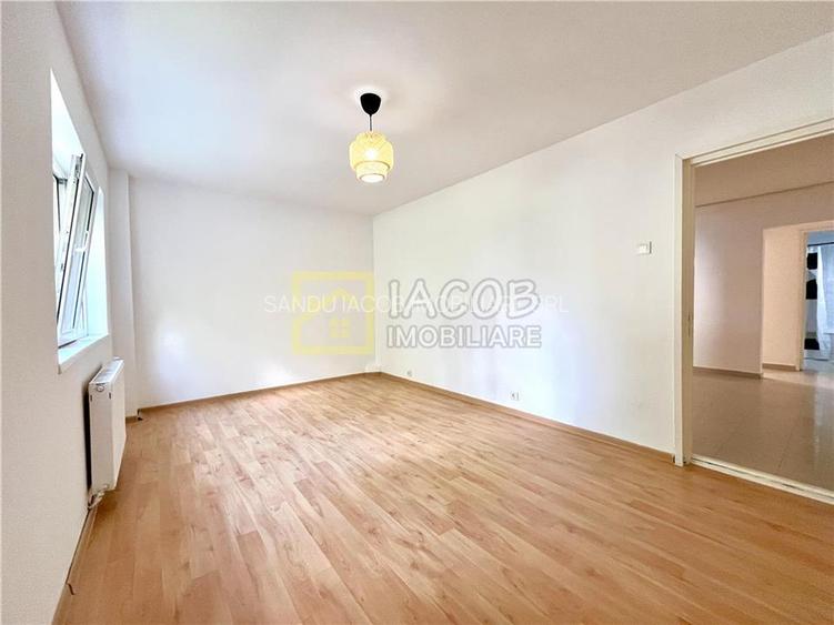 Apartament 3 camere, zona Ana Ipatescu - Bistrita Lac, str. 1 Mai - Bacau - 8