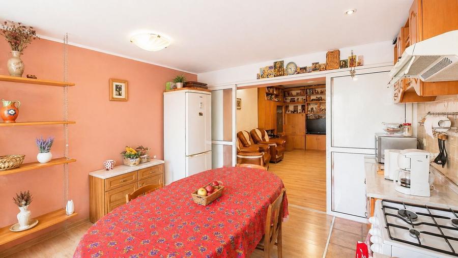 Apartament 3 camere, parter, gata de mutare