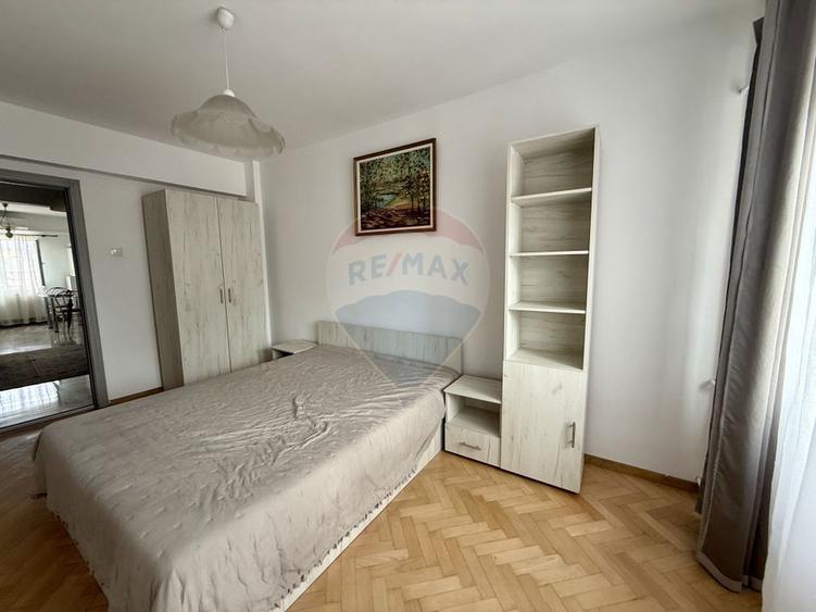 Apartament 3 camere de închiriat decomandat–central, Piața Cipariu