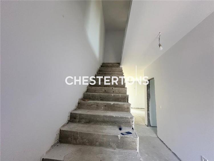 Vila moderna, 4 camere + curte ,zona linistita, oportunitate unica