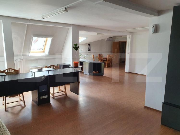 Spatiu comercial + Apartament, , zona Semicentrala