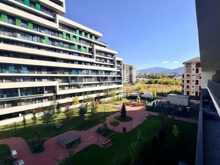 Apartament 2 camere , decomandat, etaj3/9, Tractorul Coresi - 450 EURo