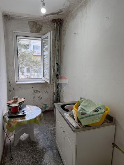 Apartament 3 camere etaj 3/4 SUD