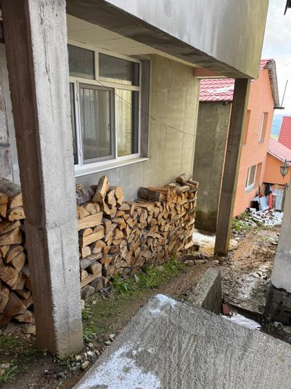Oportunitate de investitie in STRAJA! Pensiune cu 10 camere zona partiei