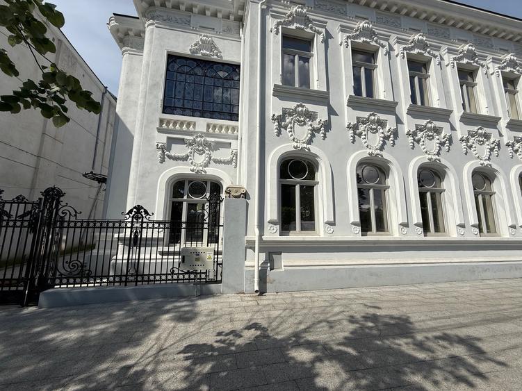 Clădire emblematica Piața Traian