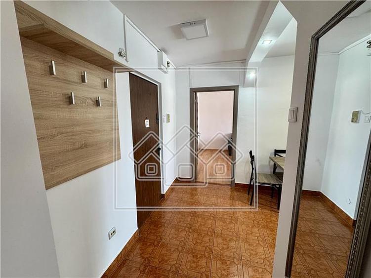 Apartament de inchiriat in Sibiu - 2 camere - decomandat zona buna