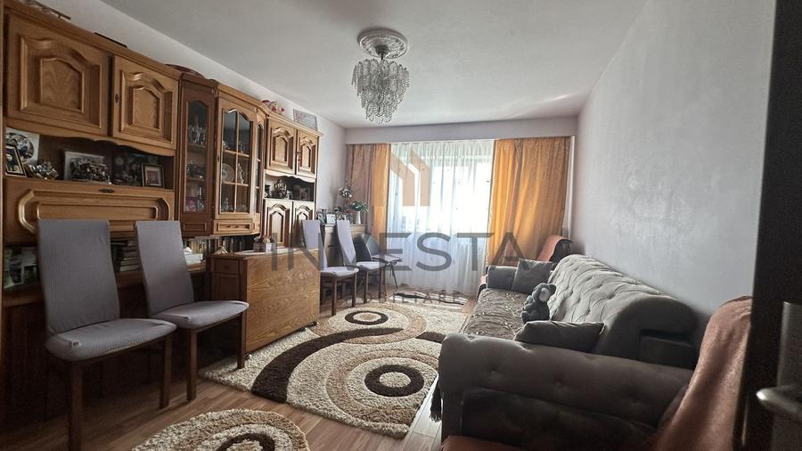 Apartament cu 2 camere decomandate, Etaj intermediar, Intre Lacuri
