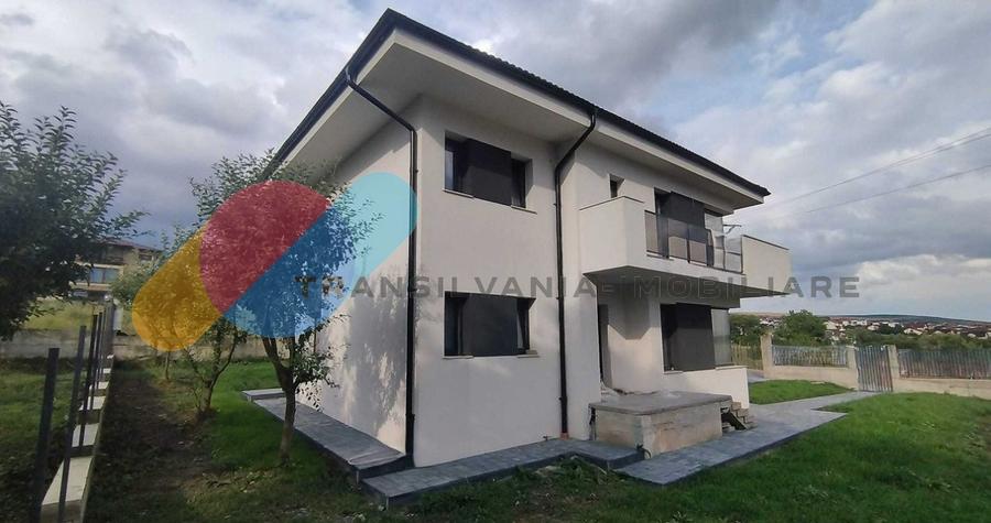 Casă individuală de vânzare la intrarea în Chinteni – 117,7 mp utili, teren 472