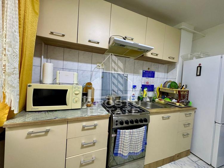 Apartament cu 2 camere, boxa la subsol, Zona Lipovei