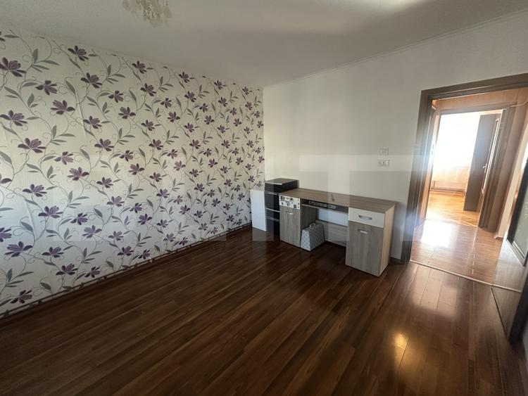 Apartament 3 camere, 70 mp, Micro 16