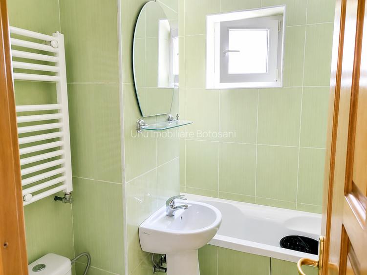 Apartament cu 3 camere semidecomandat – Zona Primăverii, Botoșani | Etaj 2 - 5