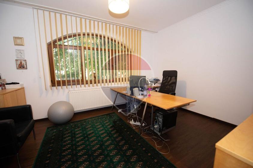 Apartament cu 4 camere 169mp, parter si teren 175mp, în zona Grivita