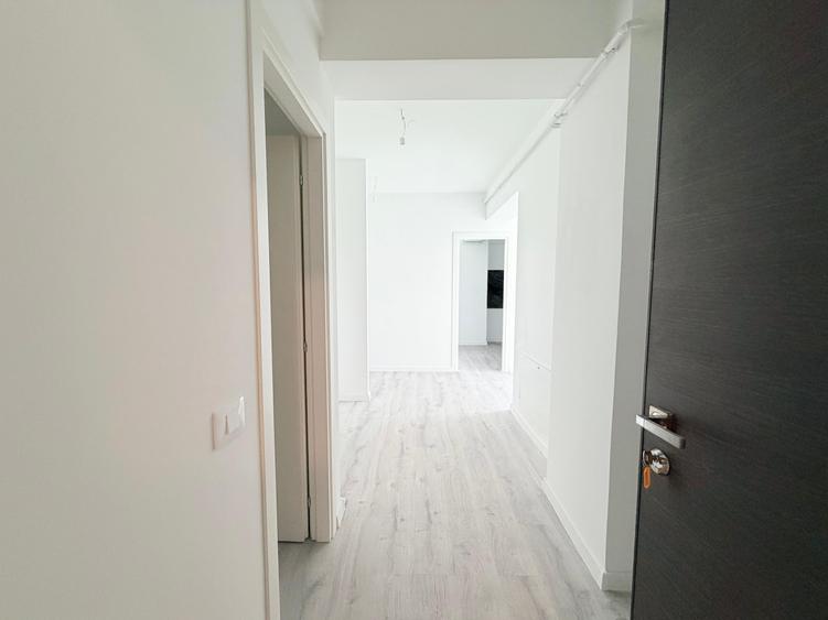 INTABULAT: Apartament cu 3 camere și 2 băi, decomandat, complet echipat