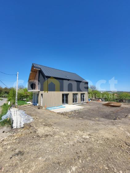Casă de vanzare | 4 camere, 3 băi | Teren 500 mp I Tureni
