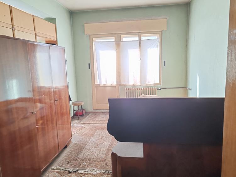 Apartament 5 camere pozitie deosebita zona Colinei