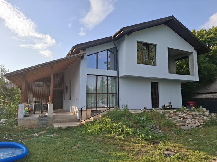 🏡 Proprietar vând casă spațioasă cu teren generos – Comuna Dascălu, județul Ilf