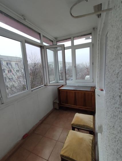Apartament de 2 camere, 54 mp, la 6 minute de metrou, renovat, zona Aviației