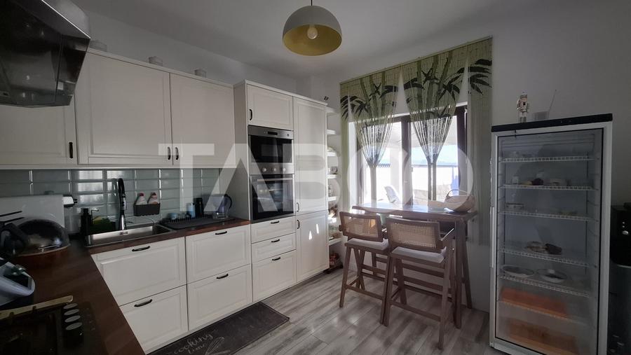 Casa de vanzare individuala 5 camere 172 mp langa Padurea Dumbrava